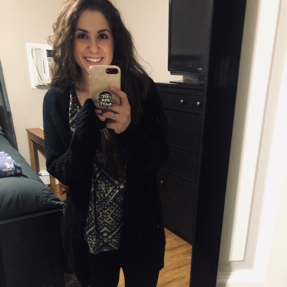 ✨BOOKMARK MY CLOSET! - Picture 3 of 6